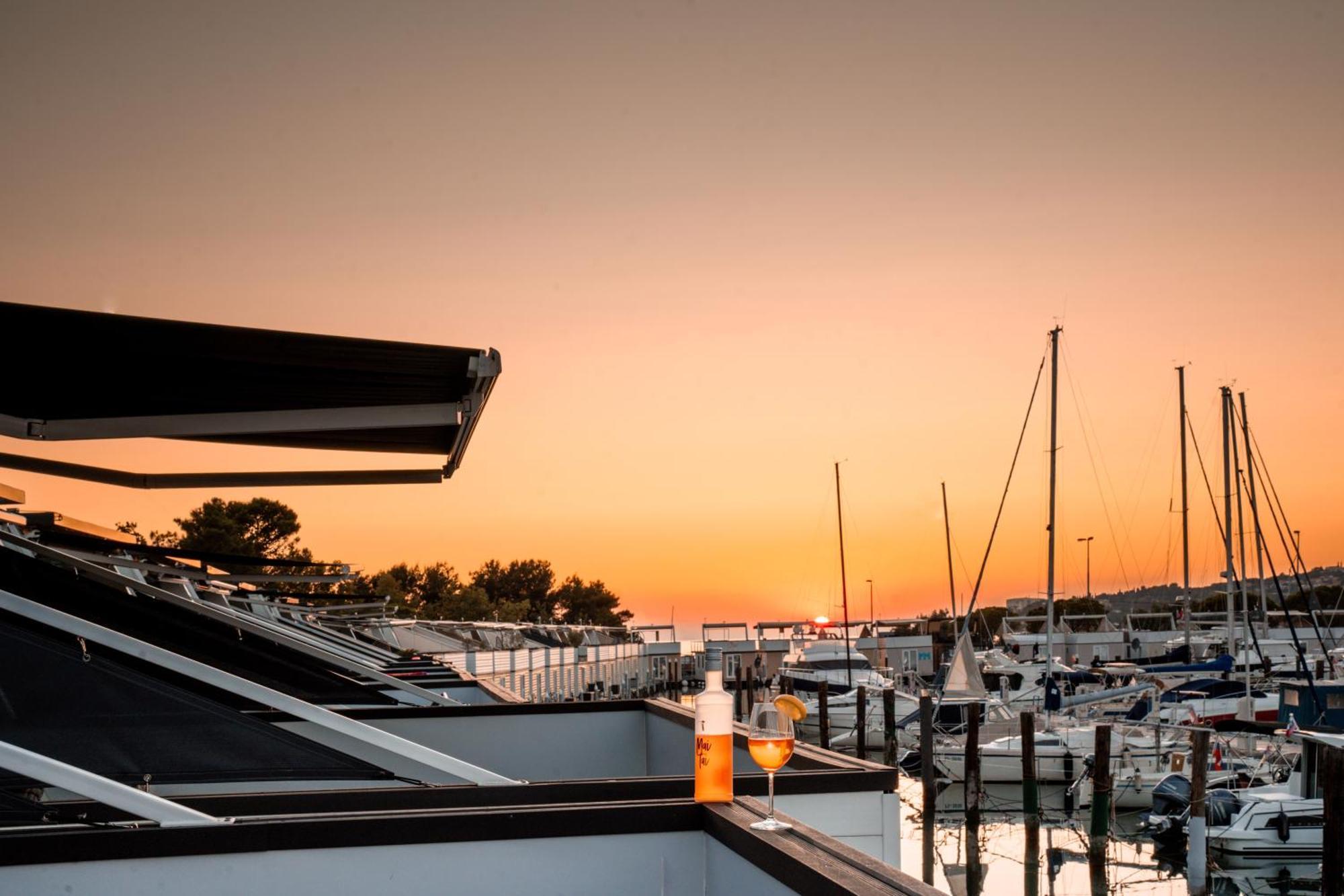 The Sea Lodges Portoroz - Bootshaus Floating Sea House Exterior foto